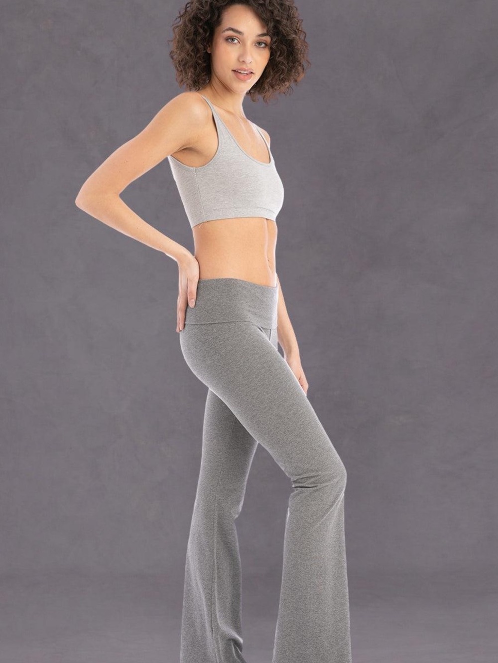 Hardtail Contour Rolldown Bootleg Flare Pant
NWT Cotton lrg Charcoal gray women